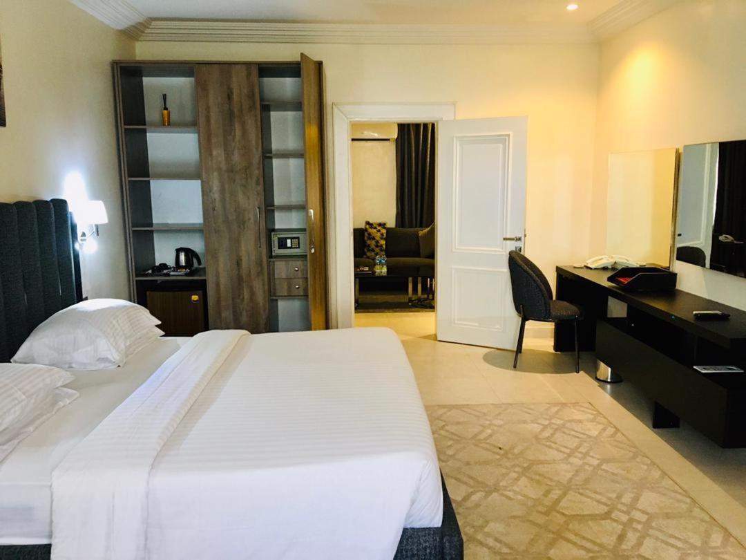 Summerset Continental Hotel Maitama By T E L E Hospitality Abuja Exterior foto